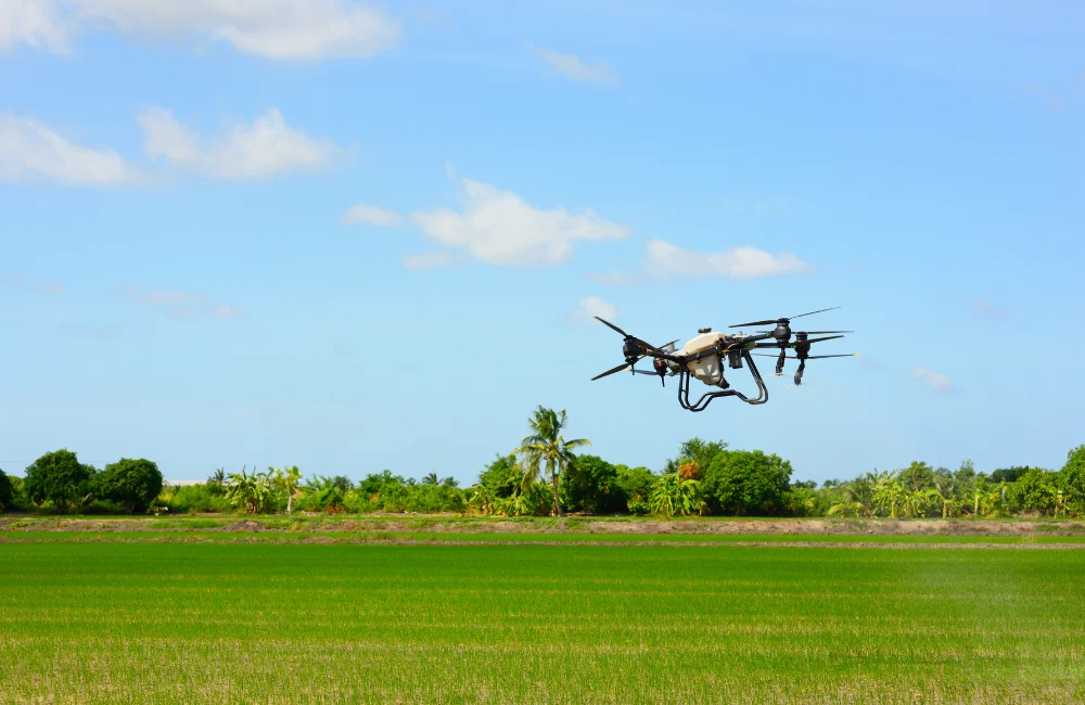 โดรนมีประโยชน์อย่างไรในการเกษตร